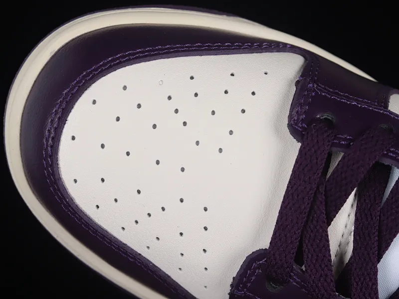 All categories Nk SB Dunk Series Nk SB Dunk Low low-top sneakers Cost-effective version Nk SB Dunk Low "Chenille Swoosh" Chenille SB low-top sports and leisure sneakers DQ7683-100